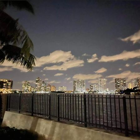 Le Frontenac Villa Sunny Isles Beach Exterior foto