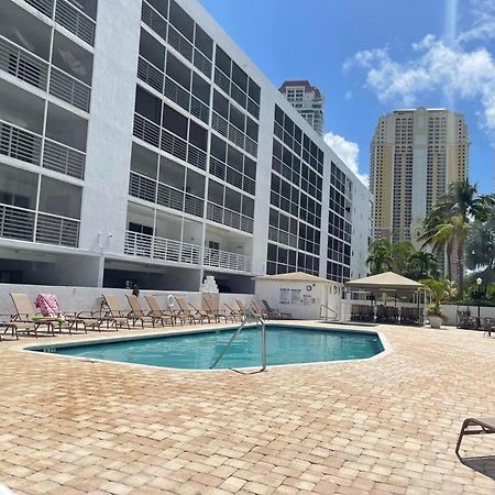 Le Frontenac Villa Sunny Isles Beach Exterior foto